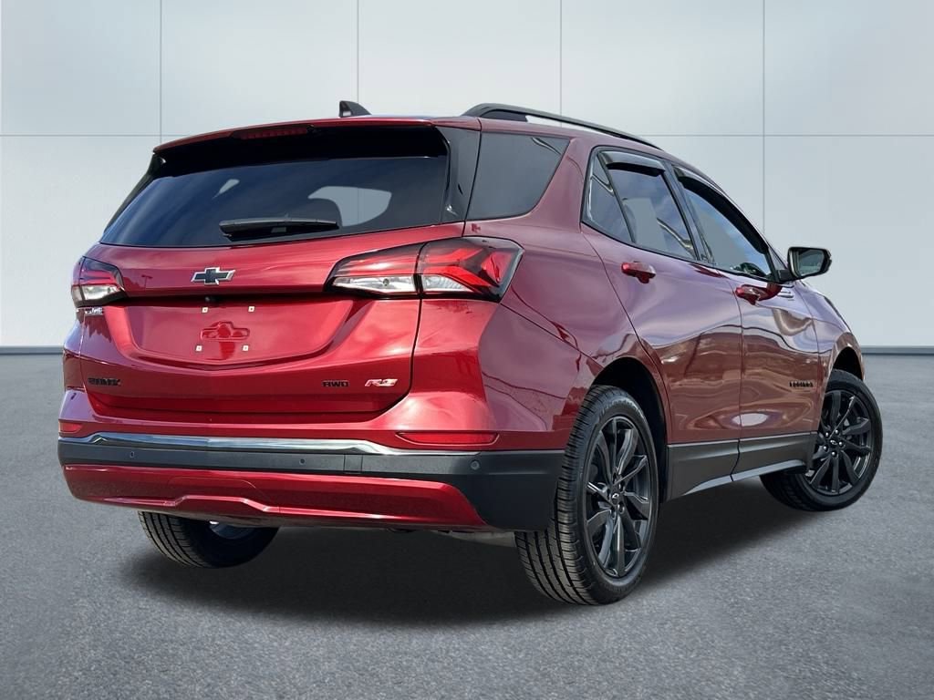 Used 2023 Chevrolet Equinox RS image 2