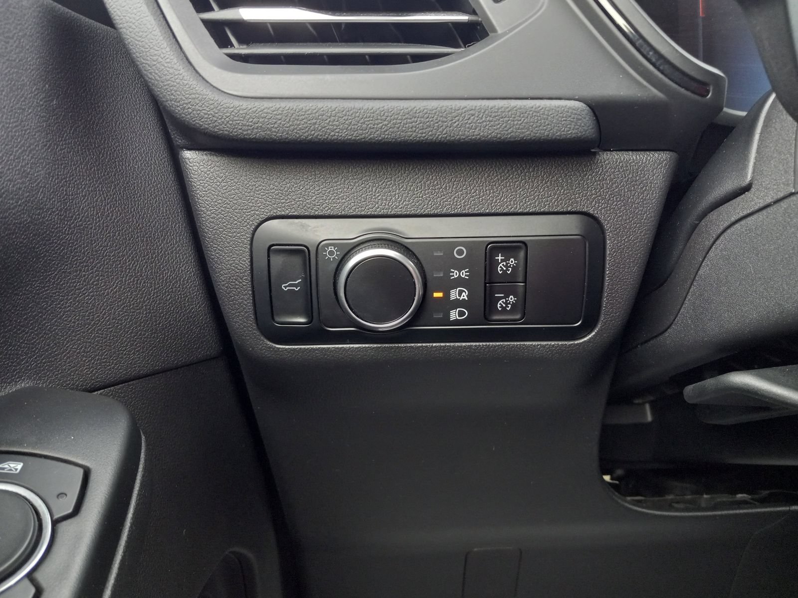 Used 2024 Ford Escape ST-Line w/ Cold Weather Package FWD image 26