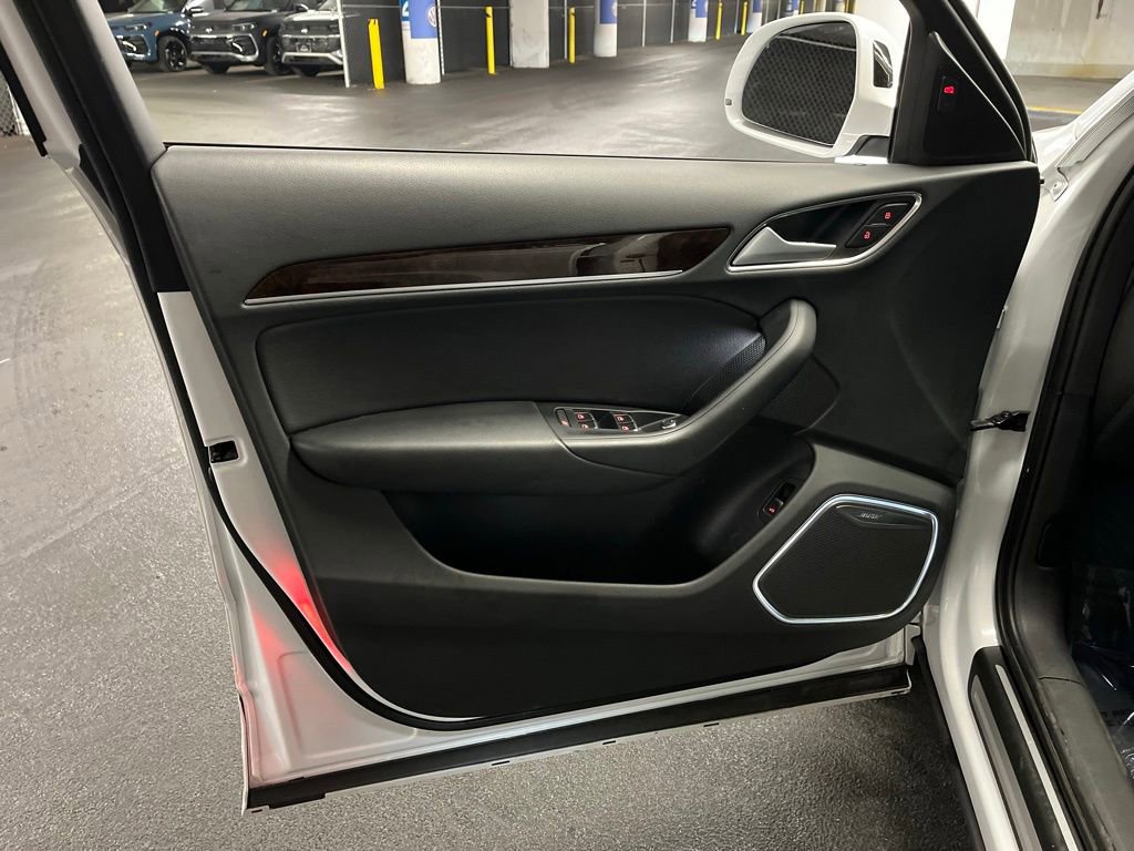 Used 2018 Audi Q3 2.0T Premium Plus w/ Premium Plus Package image 17