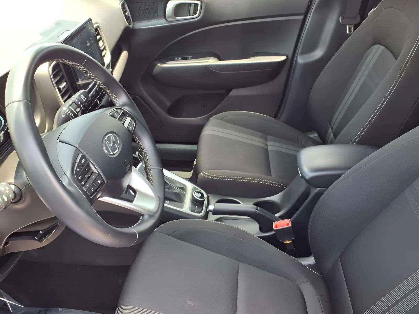 Certified 2024 Hyundai Venue SEL FWD image 15