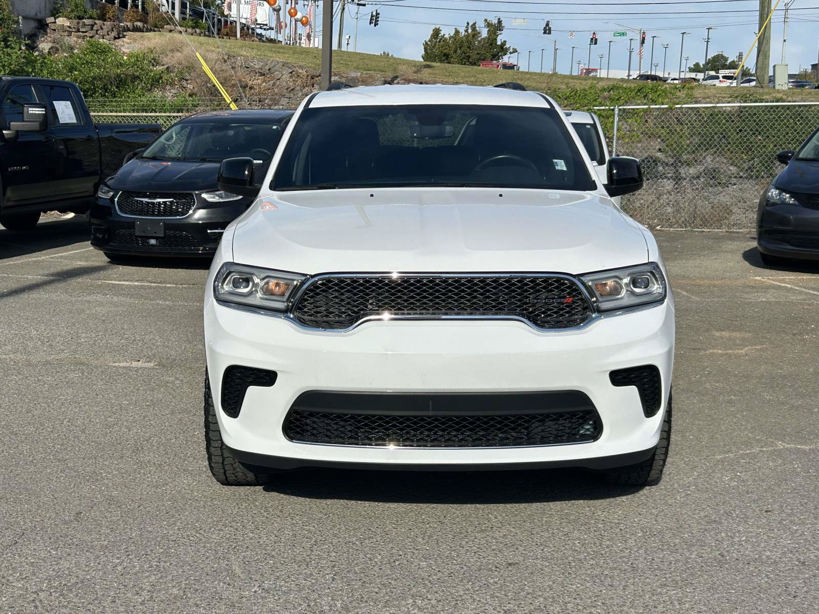 Used 2024 Dodge Durango SXT w/ Trailer Tow Group IV AWD/4WD image 2