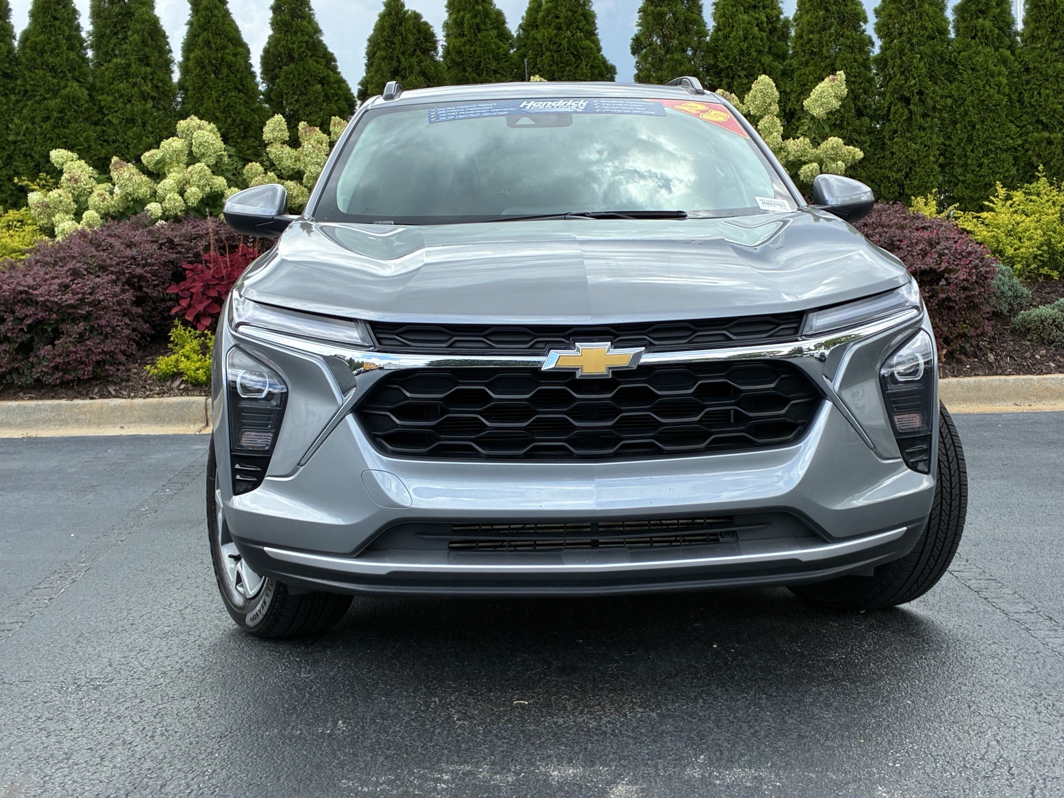 Used 2025 Chevrolet Trax LT w/ Driver Confidence Package FWD image 5