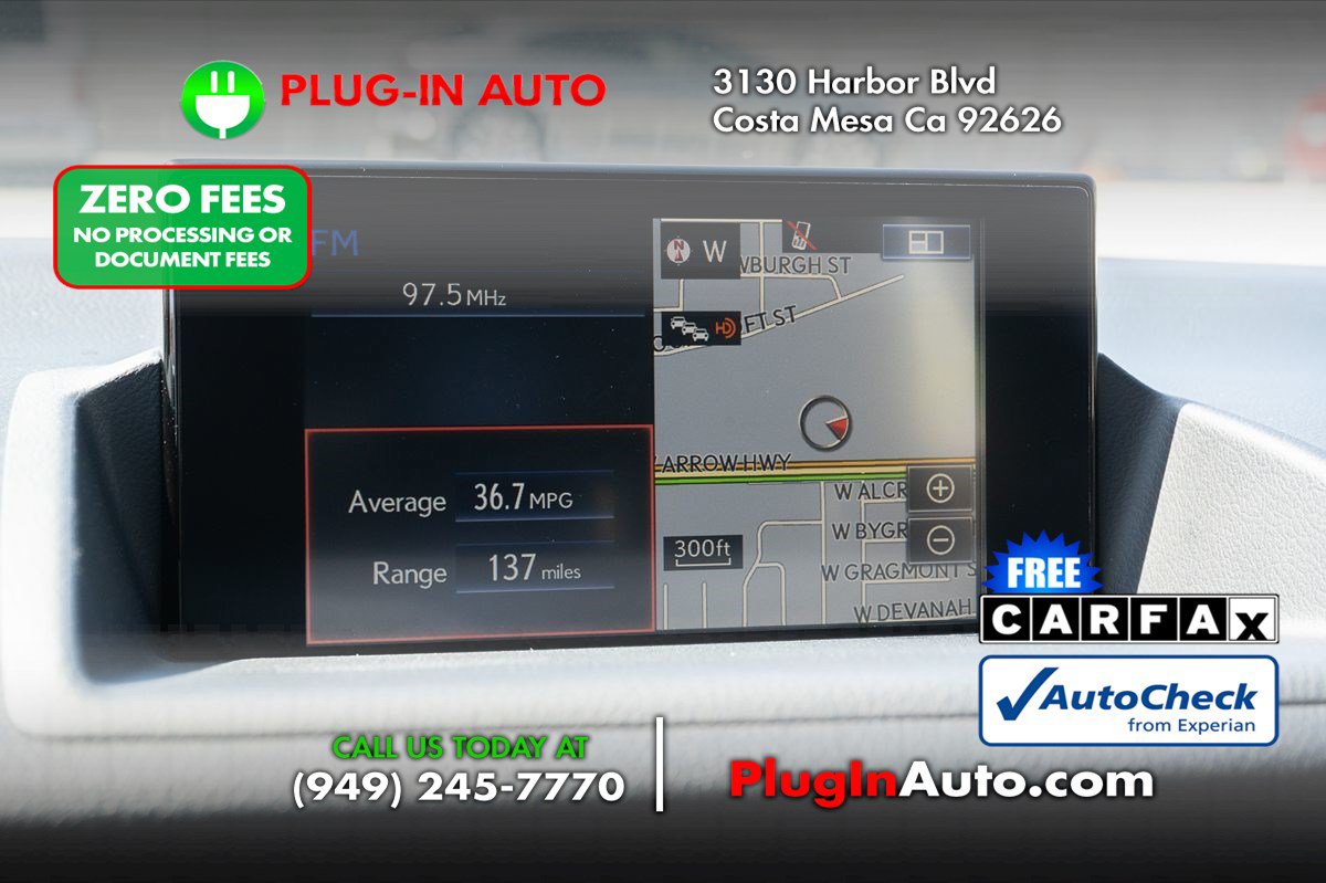 Used 2016 Lexus CT 200h w/ Navigation Package FWD image 3