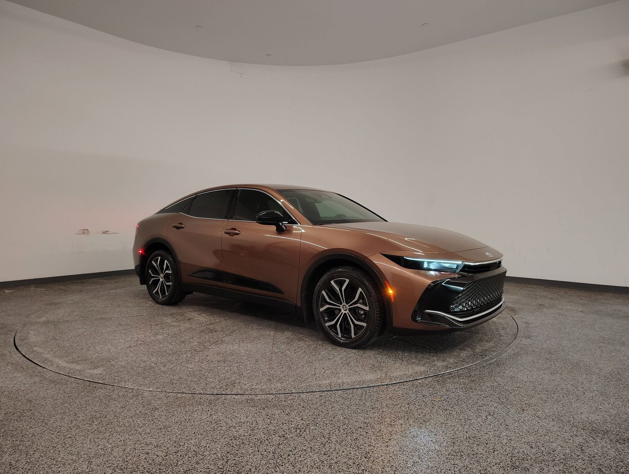 Used 2026 Toyota Crown XLE image 7