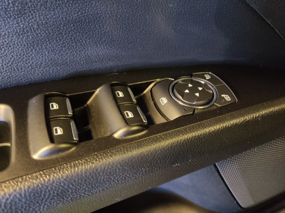 Used 2018 Ford Fusion SE w/ Fusion SE Technology Package FWD image 27