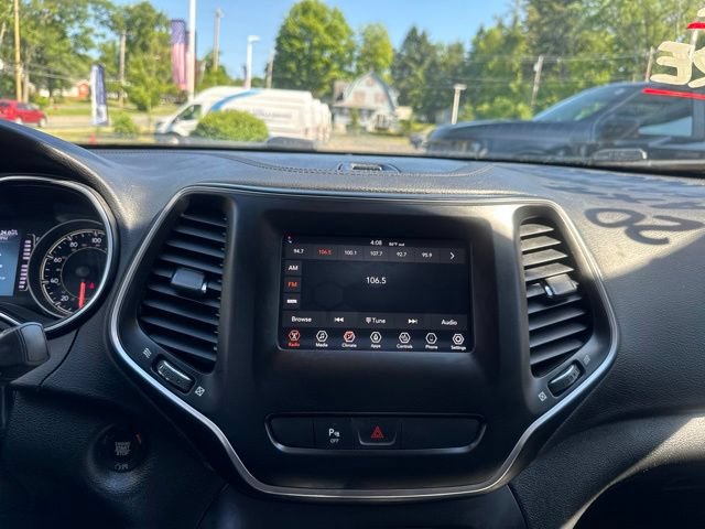 Used 2020 Jeep Cherokee Latitude Plus w/ Cold Weather Group AWD/4WD image 26