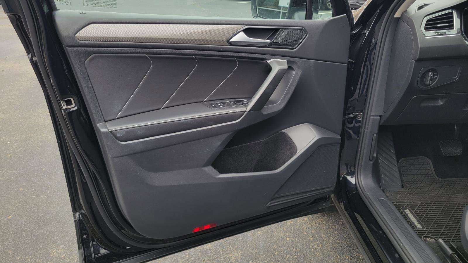 Certified 2023 Volkswagen Tiguan SE image 18