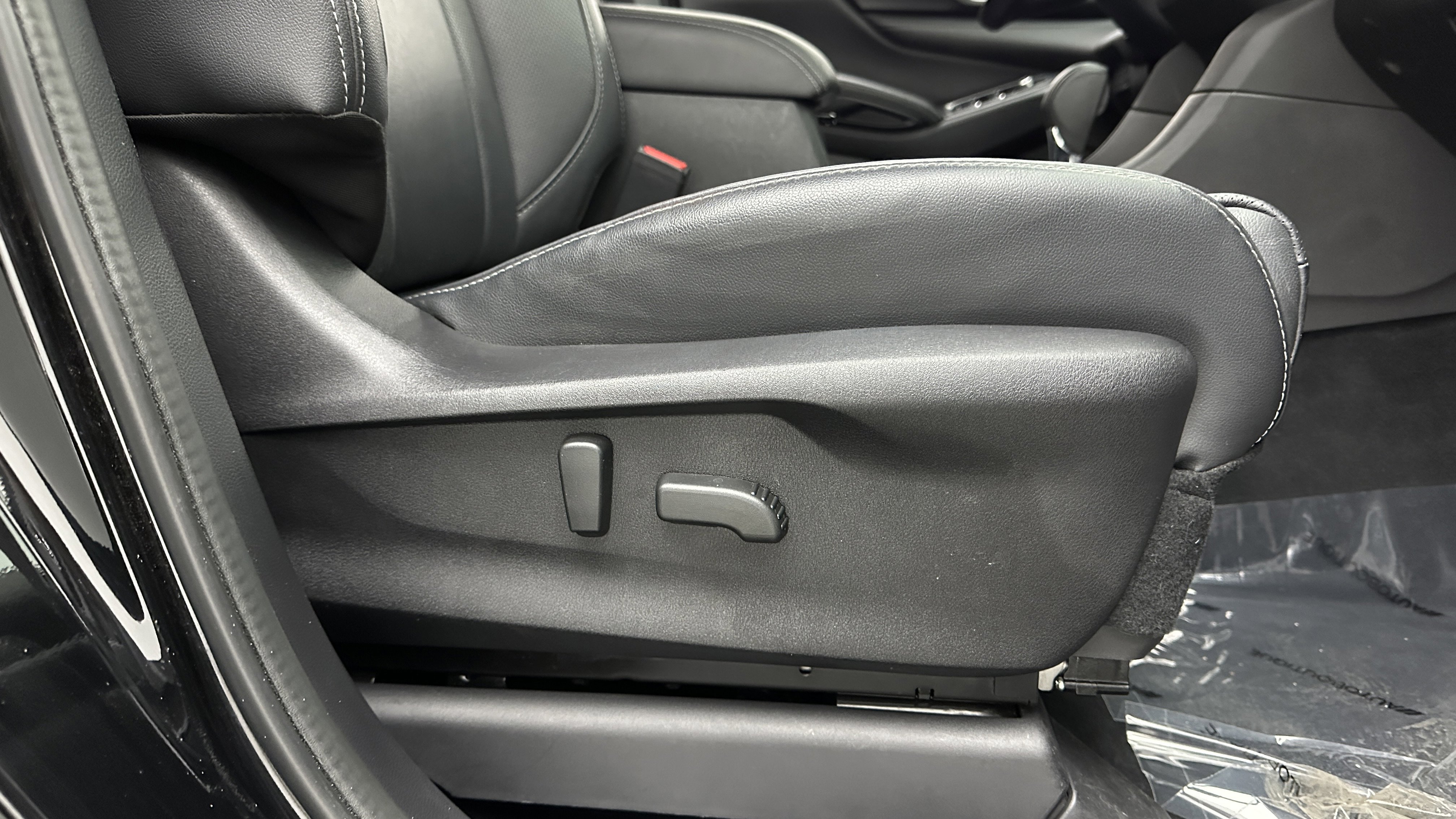 Used 2023 Subaru Ascent Limited image 39