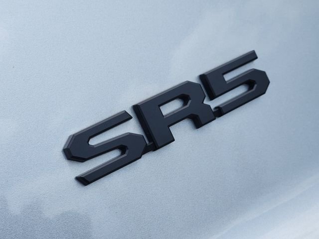 Used 2025 Toyota 4Runner SR5 AWD/4WD image 7