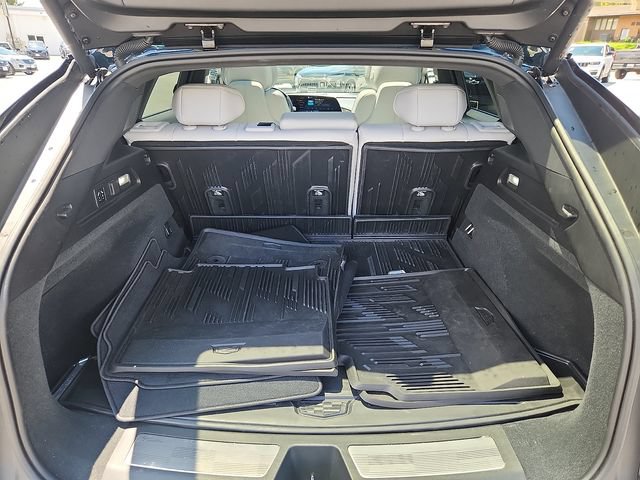 Certified 2024 Cadillac Lyriq Luxury AWD/4WD image 29