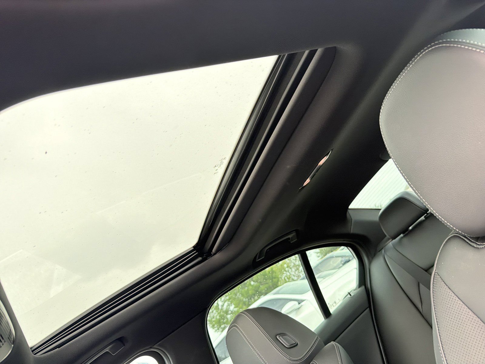 New 2025 BMW 330i Sedan w/ Convenience Package RWD image 35