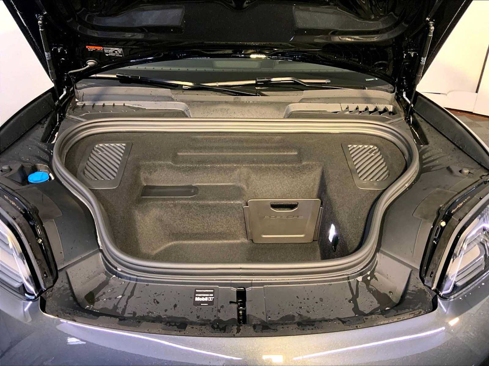 New 2026 Porsche Macan 4 Electric AWD/4WD image 21
