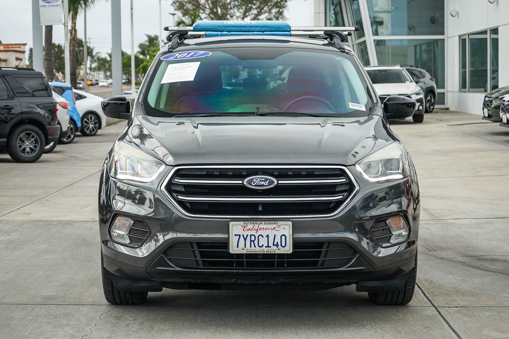 Used 2017 Ford Escape SE w/ Equipment Group 201A image 2