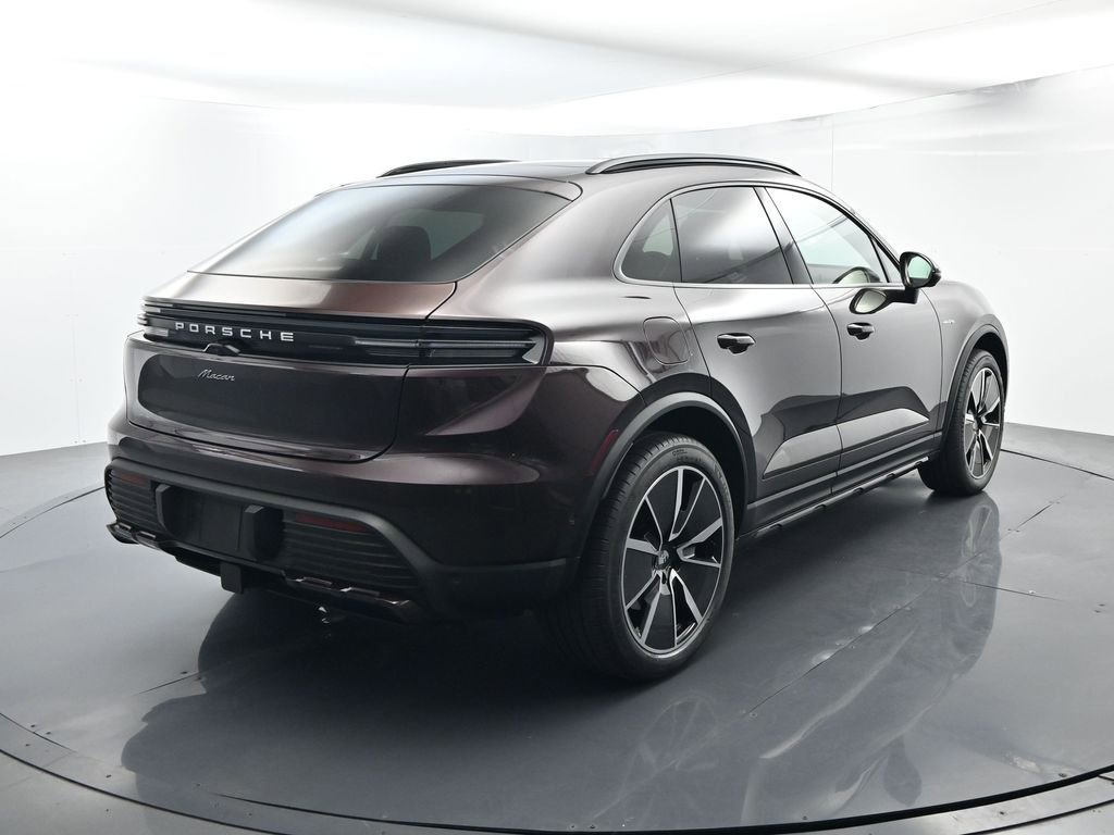Certified 2025 Porsche Macan Electric image 14