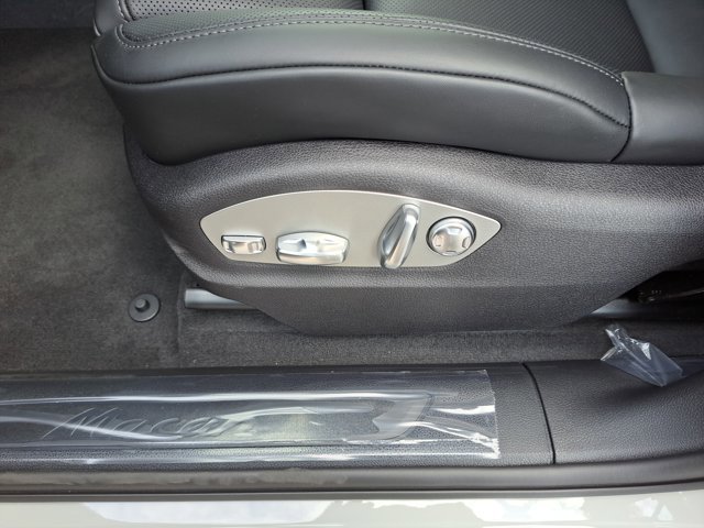 New 2026 Porsche Macan image 22