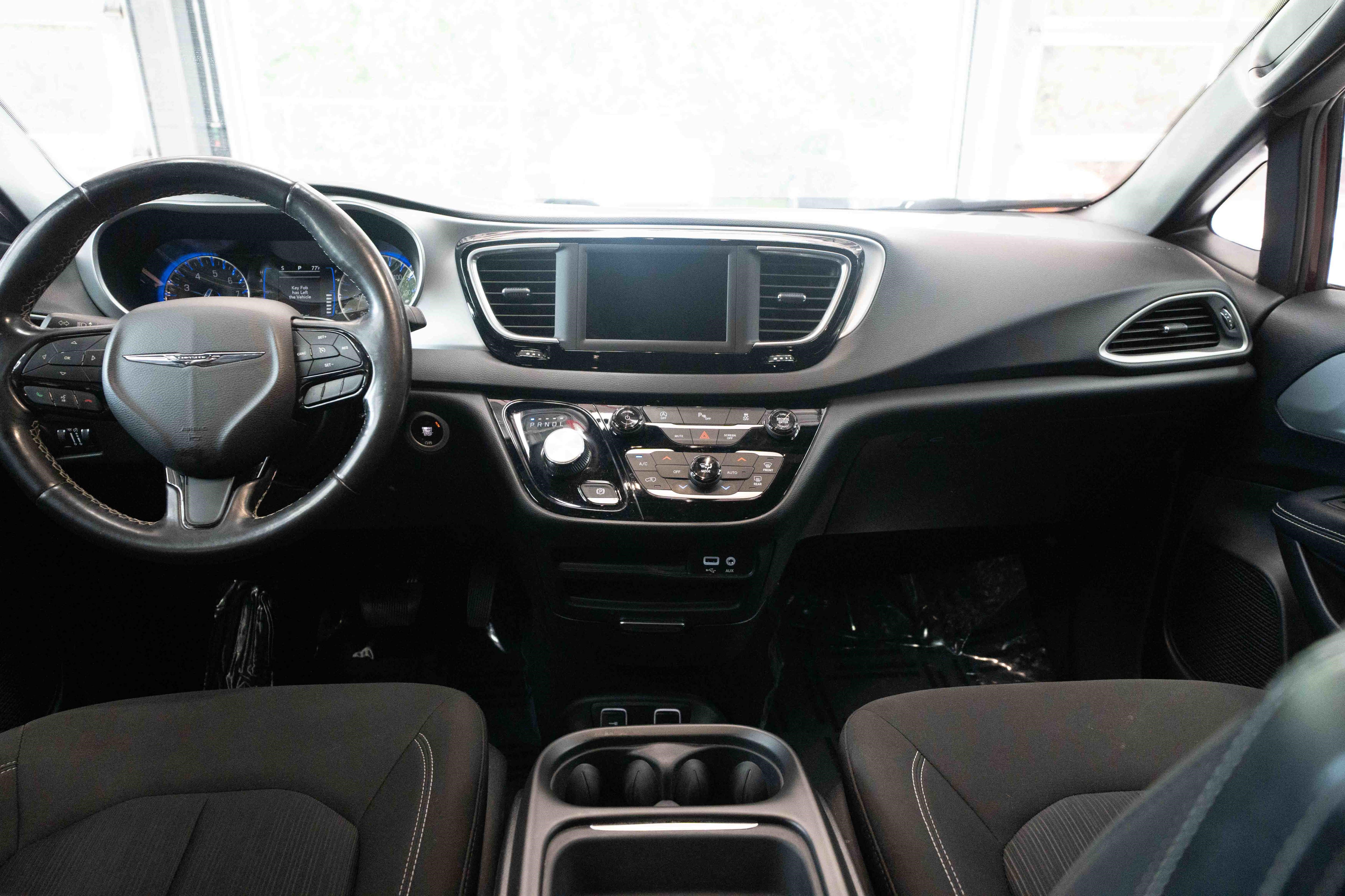 Used 2020 Chrysler Pacifica Touring w/ S Appearance Package FWD image 20