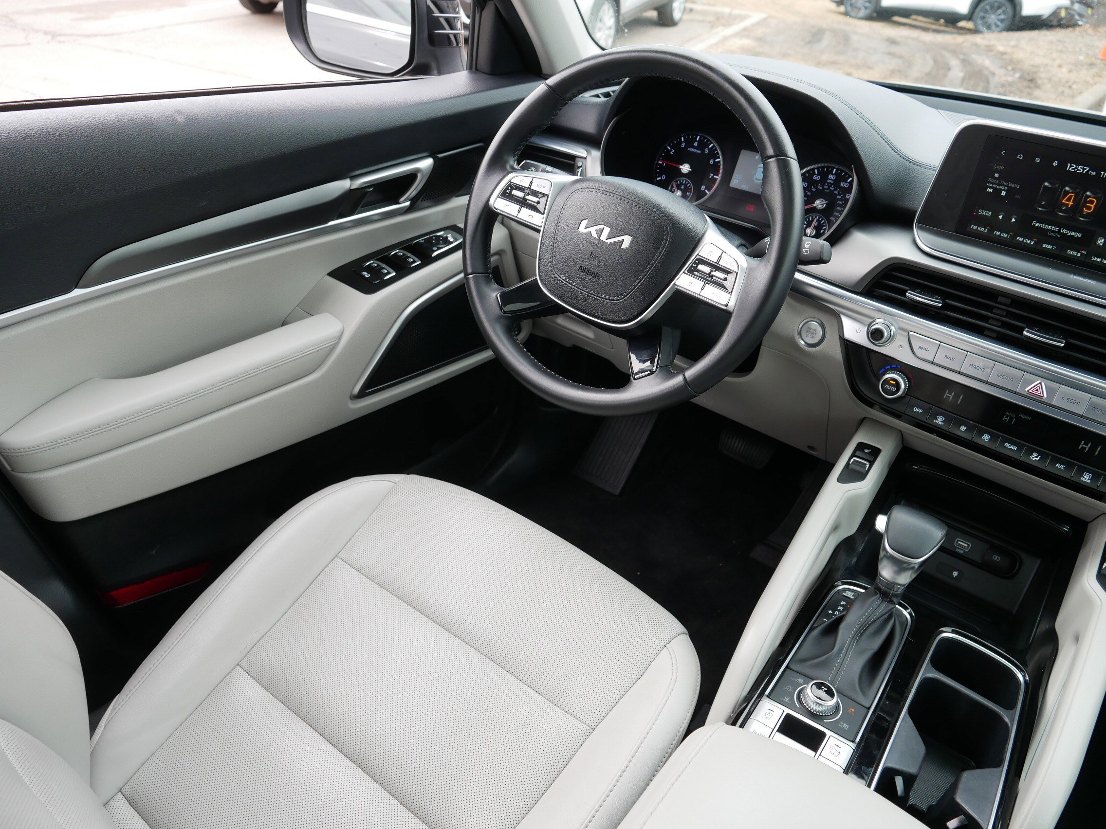 Certified 2022 Kia Telluride S image 9