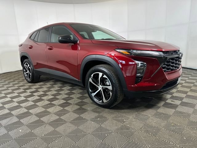 Used 2024 Chevrolet Trax RS w/ Driver Confidence Package image 2