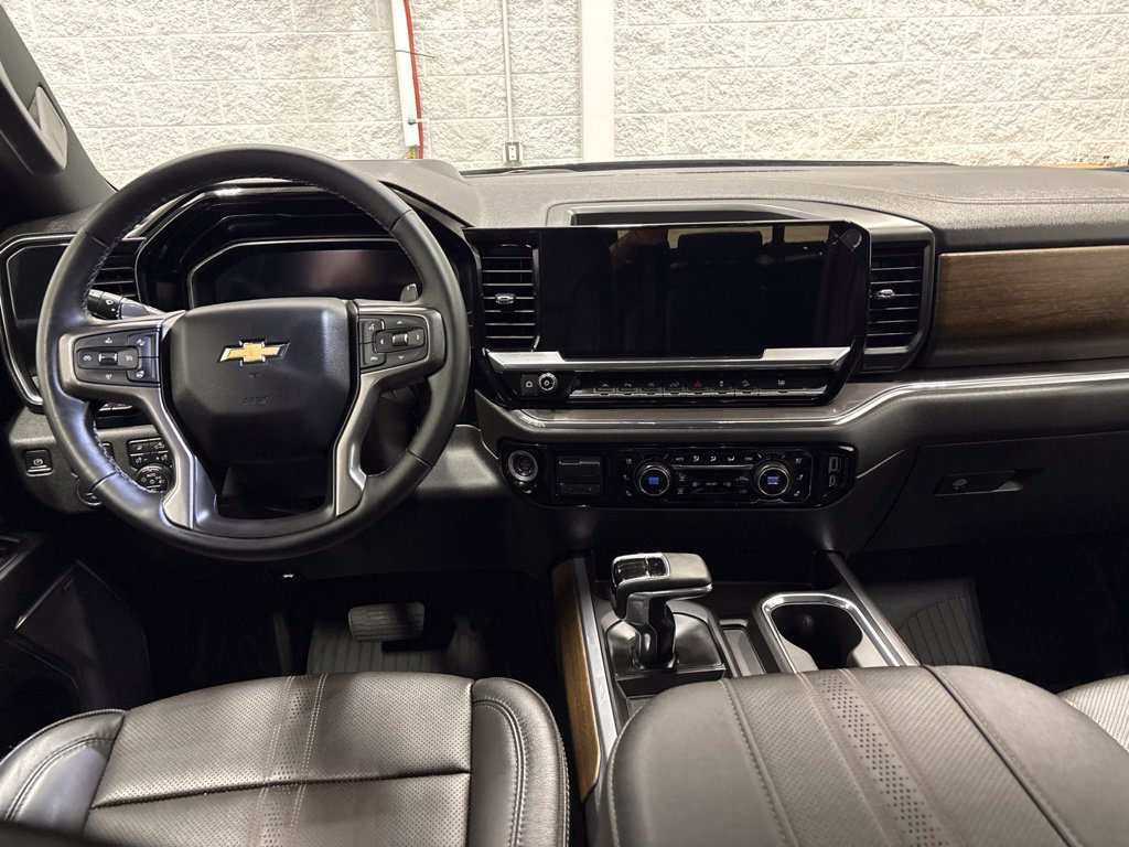 Certified 2023 Chevrolet Silverado 1500 High Country w/ Technology Package AWD/4WD image 14