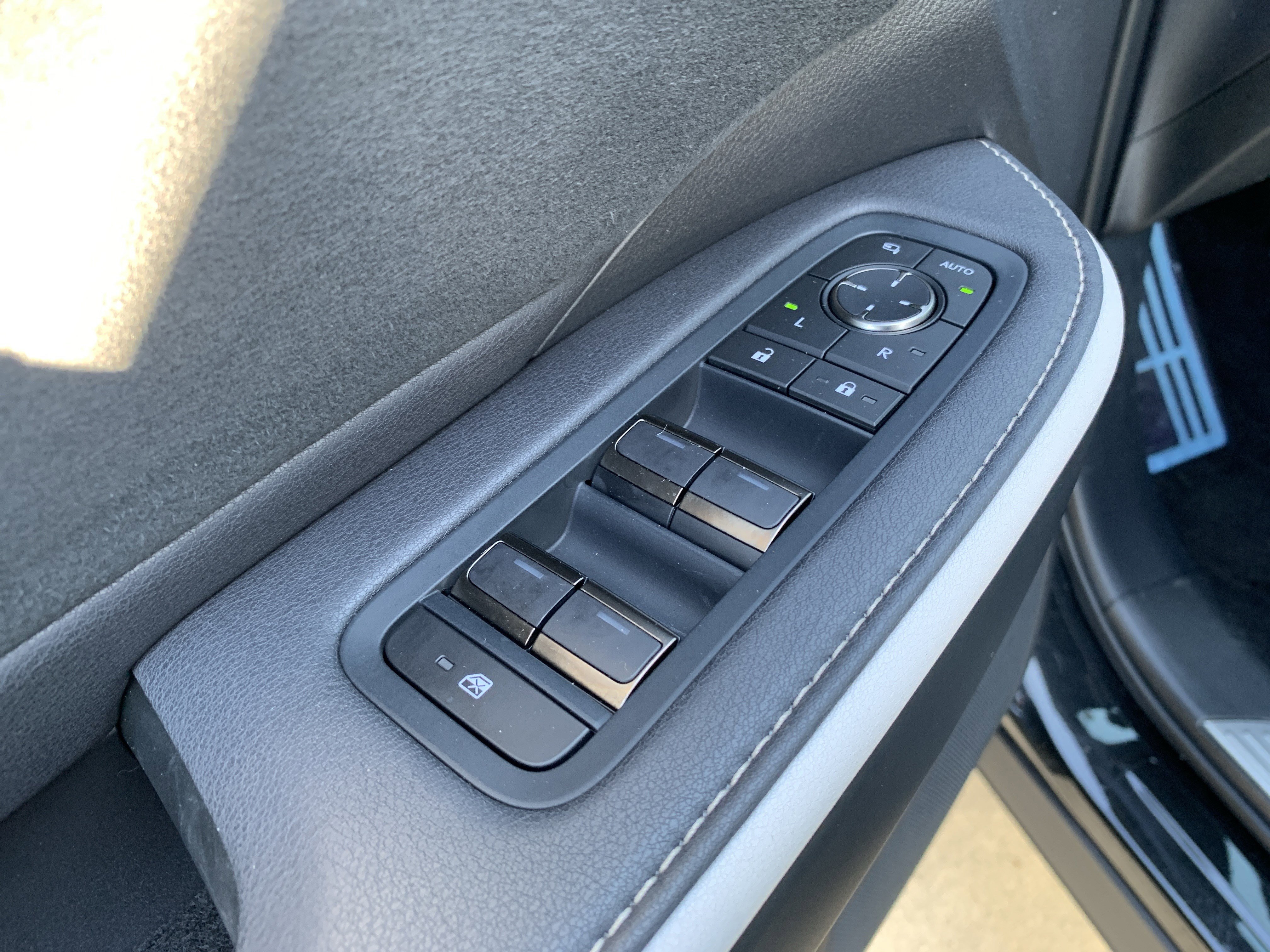 Certified 2025 Lexus TX 500h AWD w/ Technology Package image 15