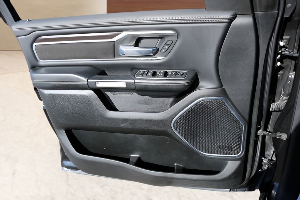 Used 2022 RAM 1500 Laramie AWD/4WD image 11