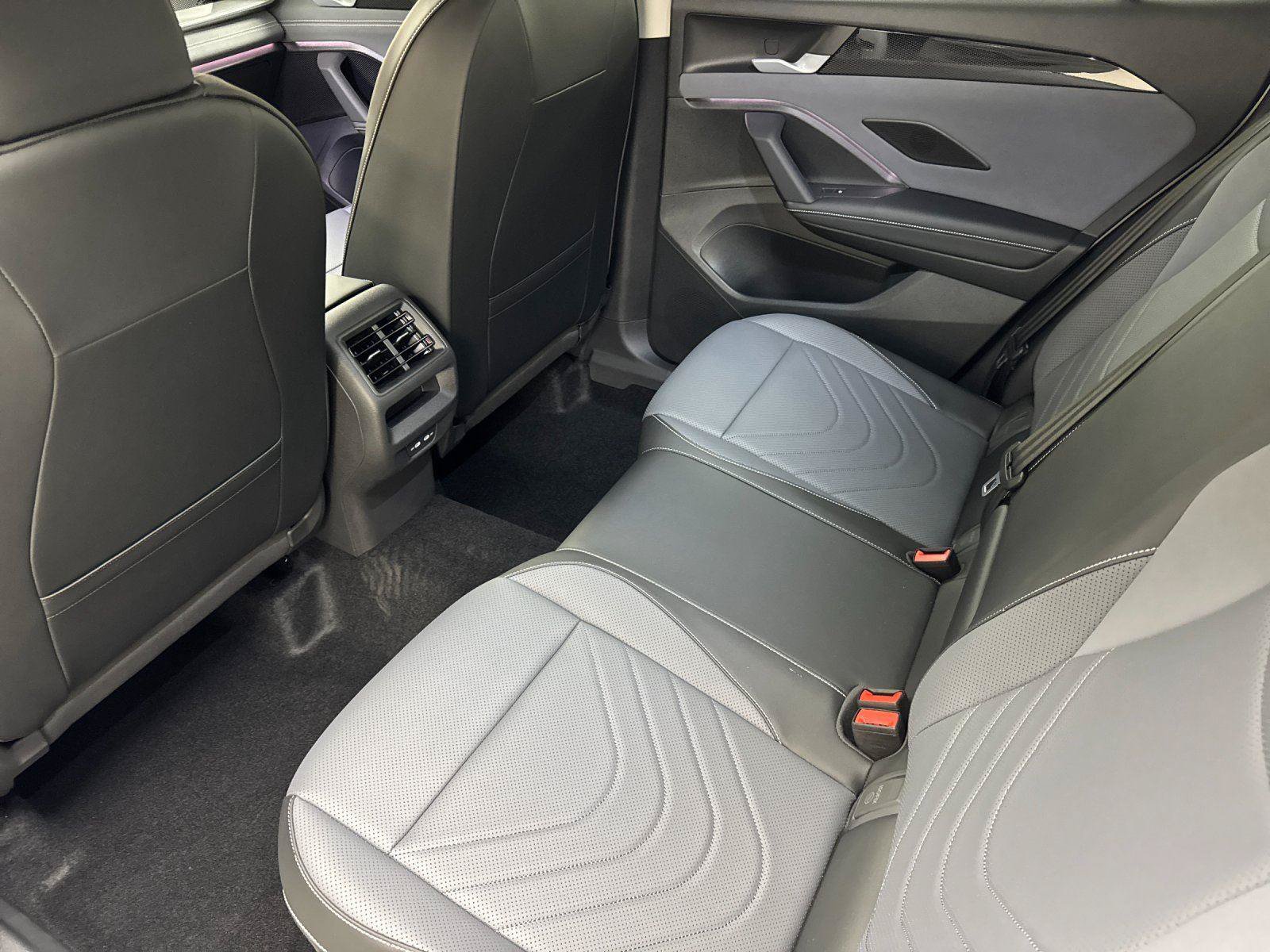 New 2026 Volkswagen Tiguan SE AWD/4WD image 11