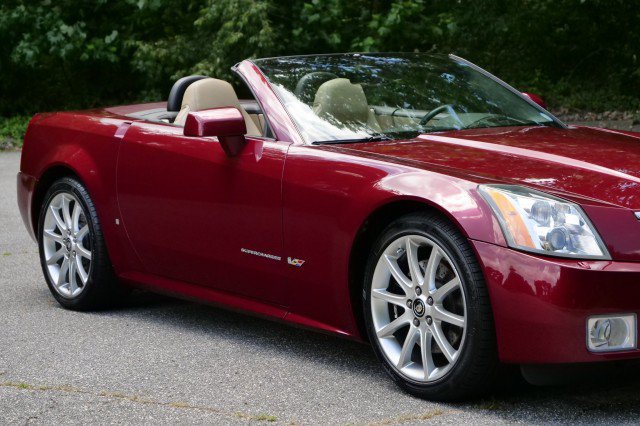 Used 2007 Cadillac XLR V RWD image 47