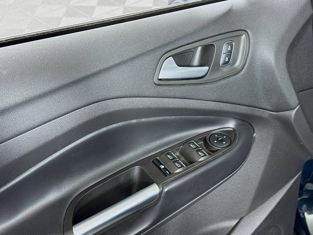 Used 2019 Ford Escape SE FWD image 16