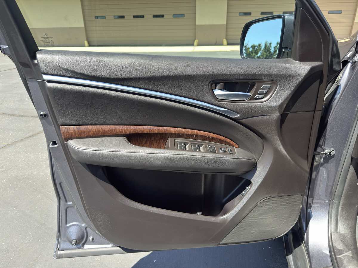 Used 2018 Acura MDX FWD image 12