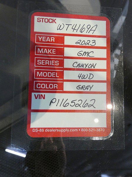 Used 2023 GMC Canyon AT4X image 31