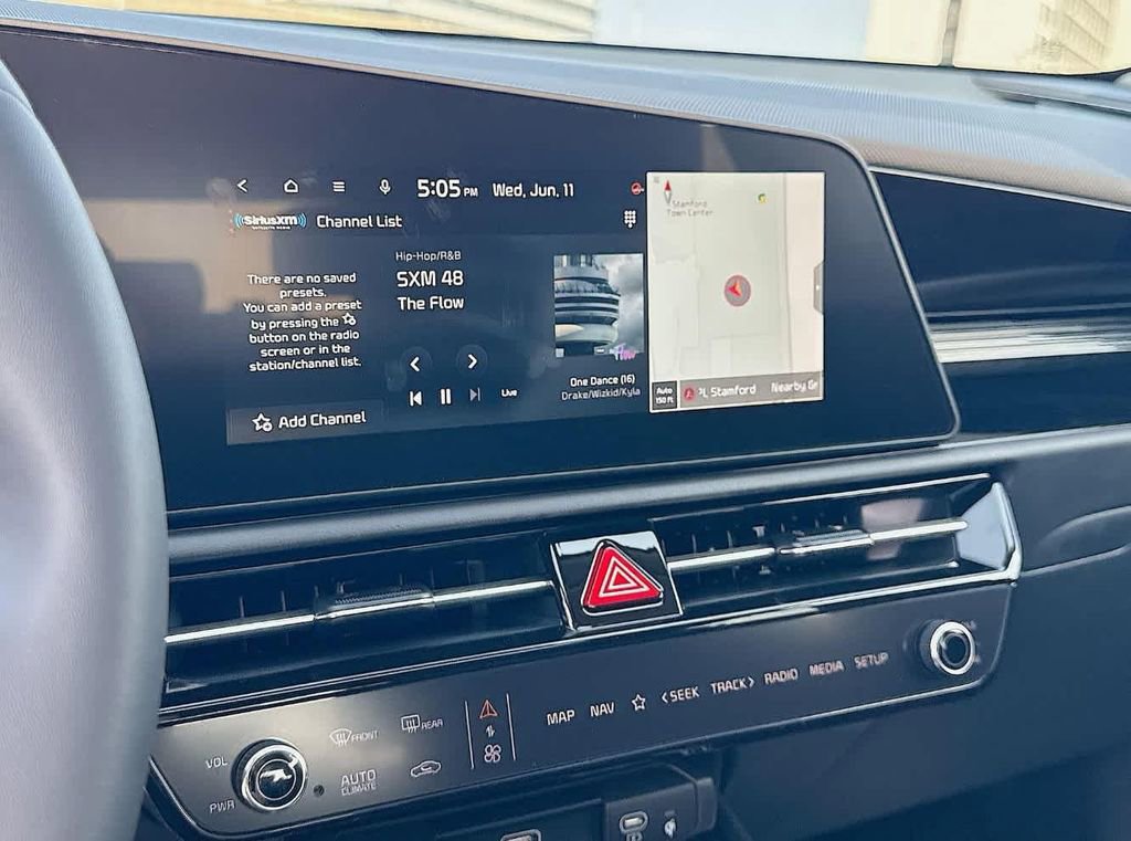 New 2025 Kia Niro SX Touring image 22