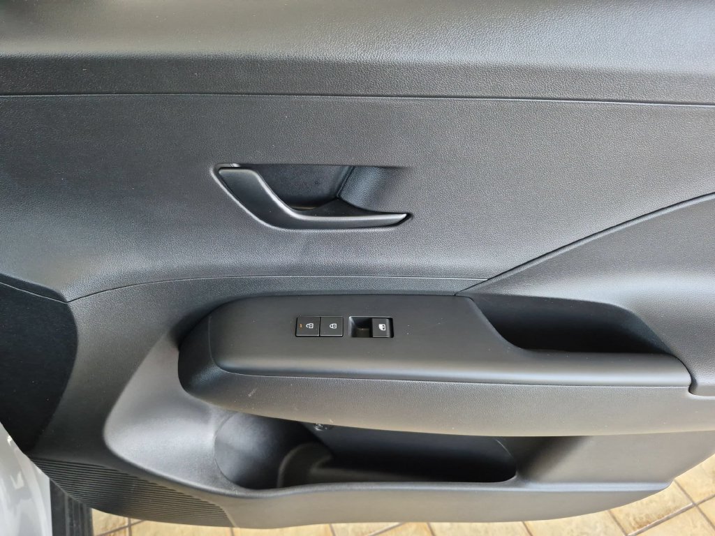 Used 2026 Hyundai Kona SEL Sport FWD image 32