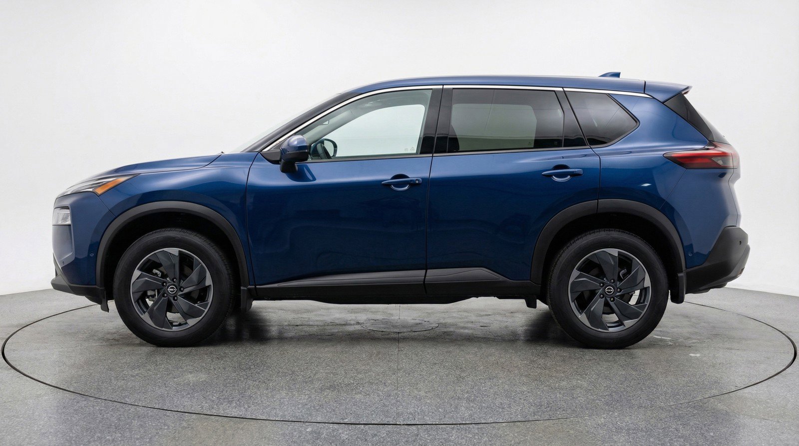 Used 2025 Nissan Rogue SV image 5