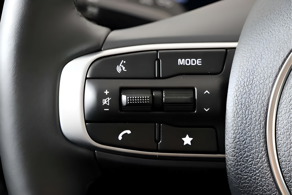 Used 2025 Kia K5 EX FWD image 44