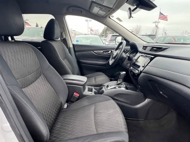 Used 2019 Nissan Rogue SV w/ Premium Package AWD/4WD image 14
