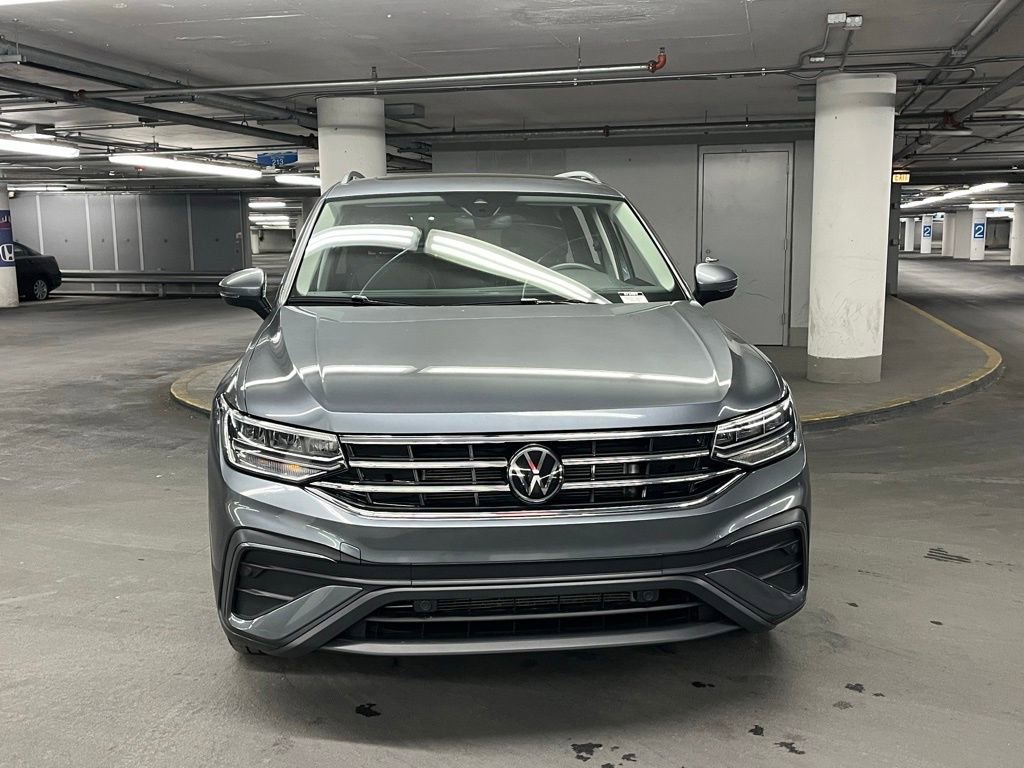 Certified 2024 Volkswagen Tiguan SE AWD/4WD image 32