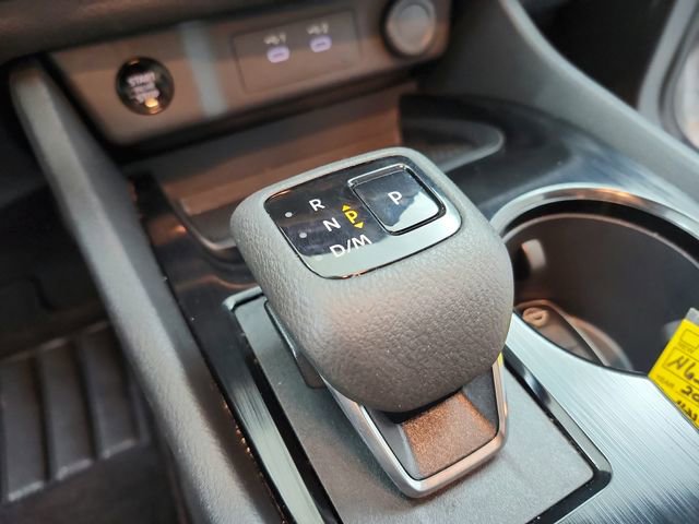 Used 2025 Nissan Rogue S image 26