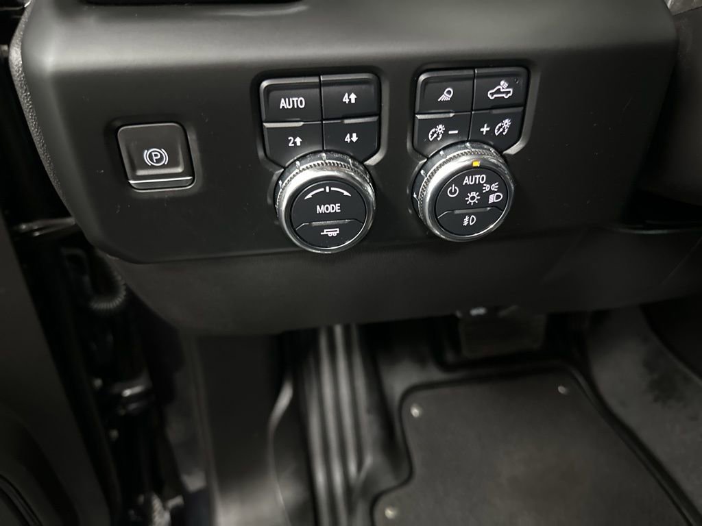 Used 2023 GMC Sierra 1500 AT4 w/ AT4 Premium Package AWD/4WD image 34