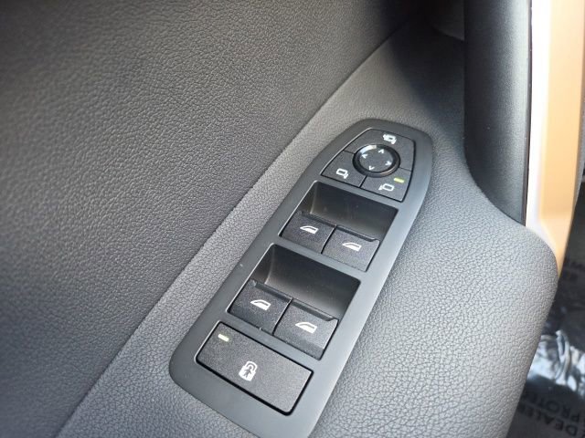 Used 2025 BMW iX xDrive50 w/ Sport Package image 33