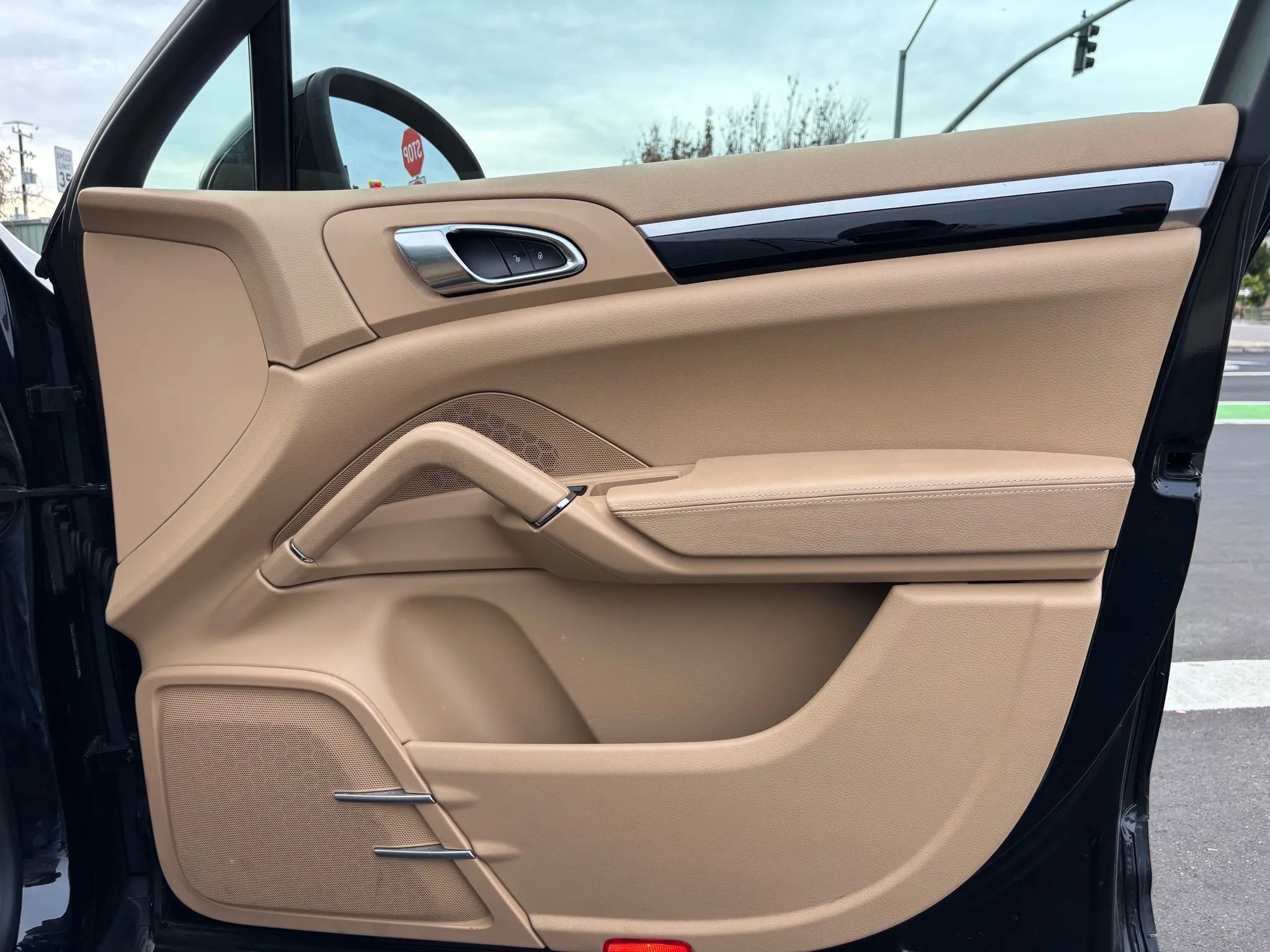 Used 2014 Porsche Cayenne S image 14