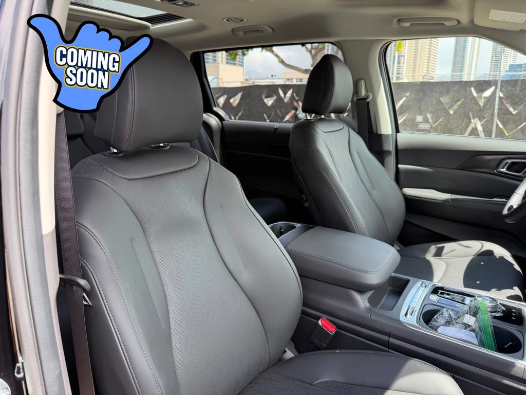 Used 2026 Kia Carnival SX w/ SX Dark Edition Package FWD image 11