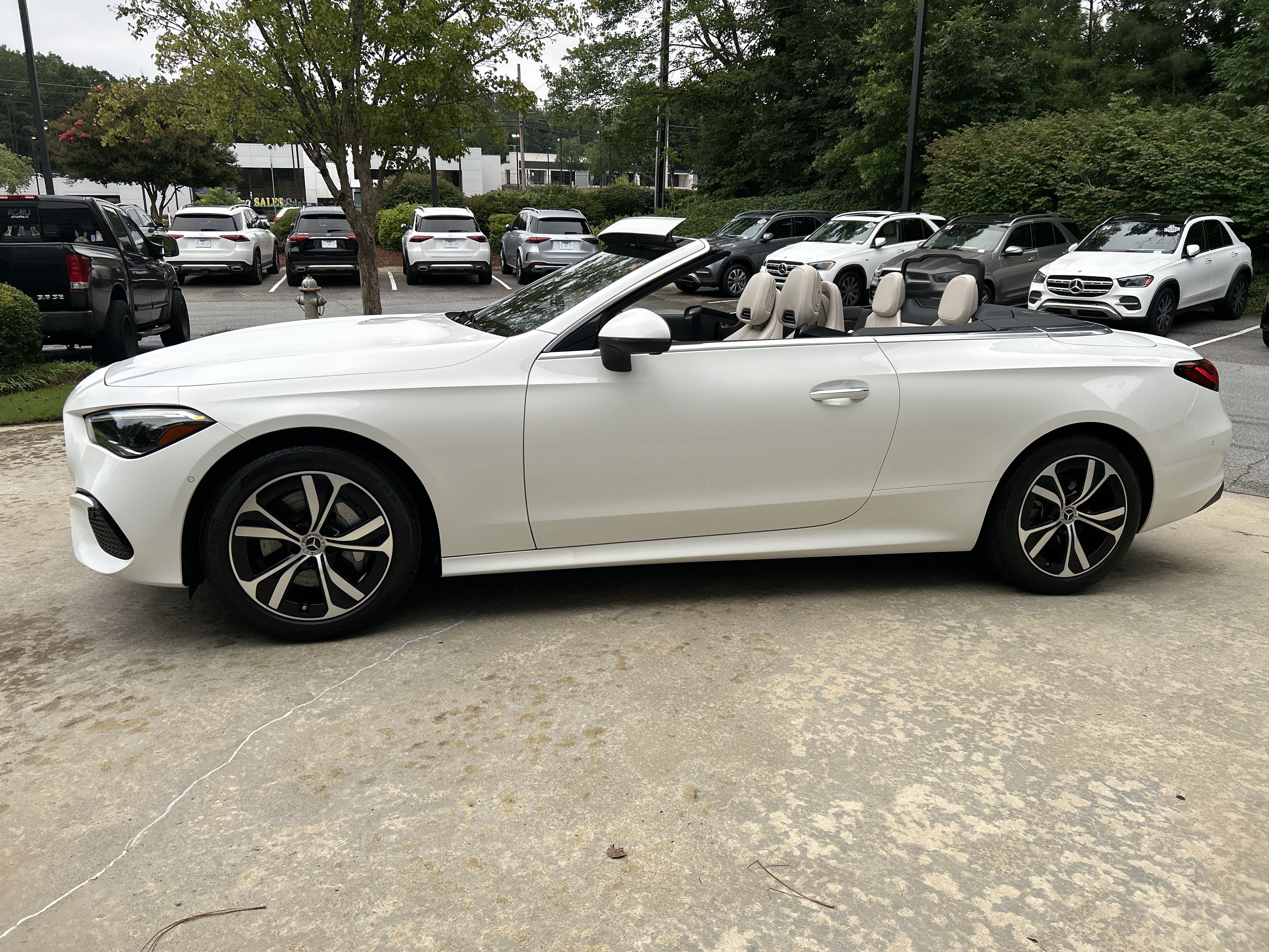Certified 2025 Mercedes-Benz CLE 300 4MATIC Cabriolet image 26