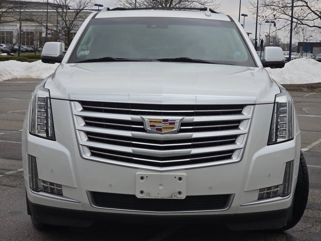 Used 2018 Cadillac Escalade Luxury image 11