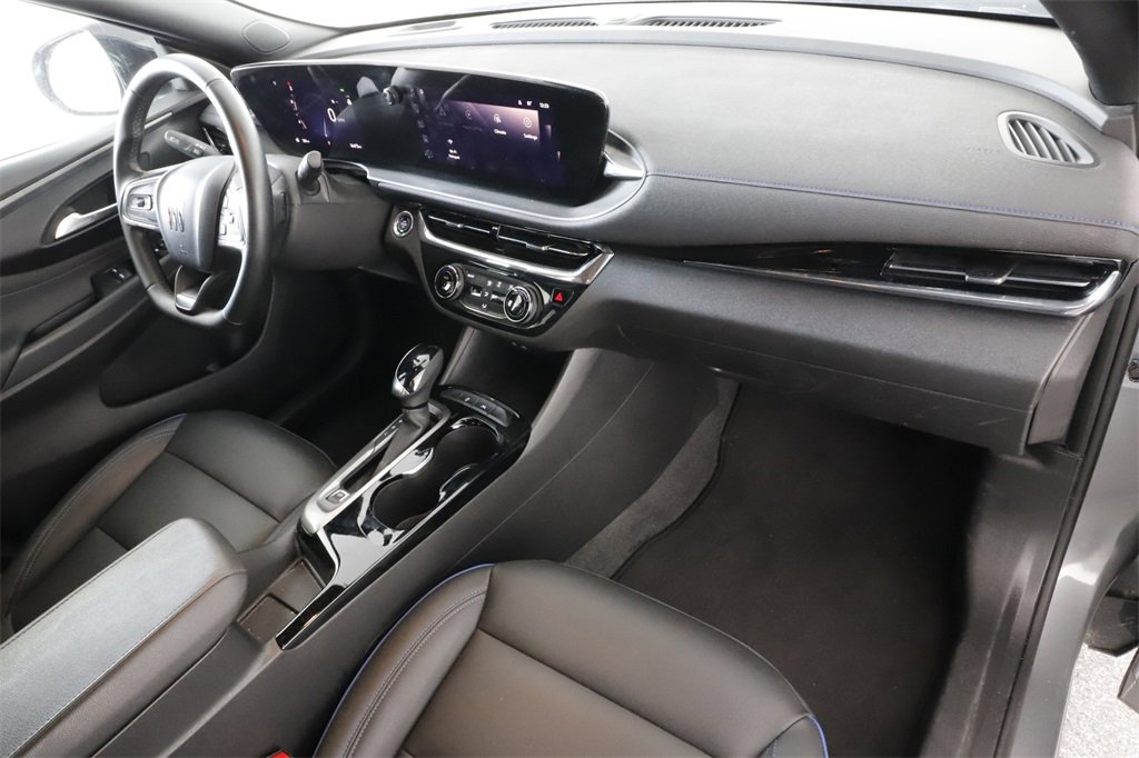 Used 2025 Buick Envista Sport Touring image 28