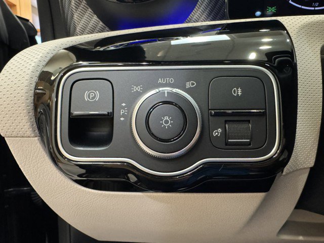 Used 2025 Mercedes-Benz CLA 250 image 17