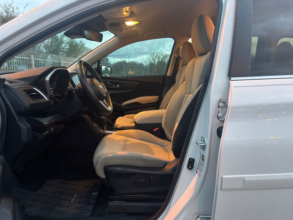 Used 2024 Subaru Ascent Premium w/ Convenience Package image 3