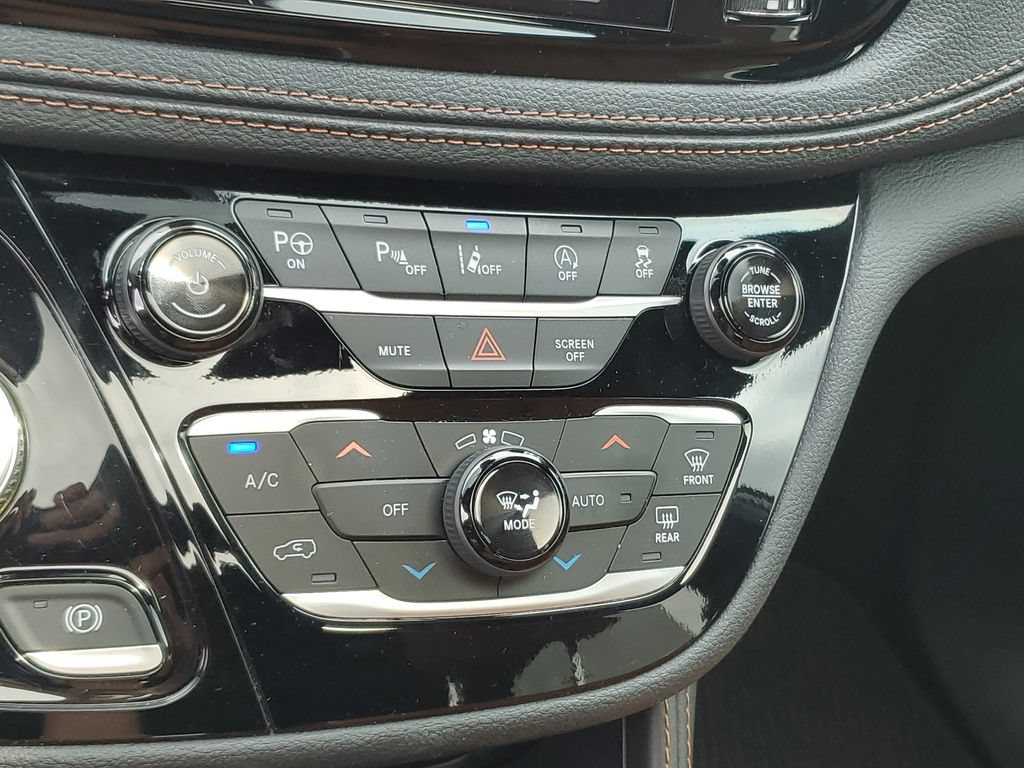 Certified 2024 Chrysler Pacifica Pinnacle AWD/4WD image 29