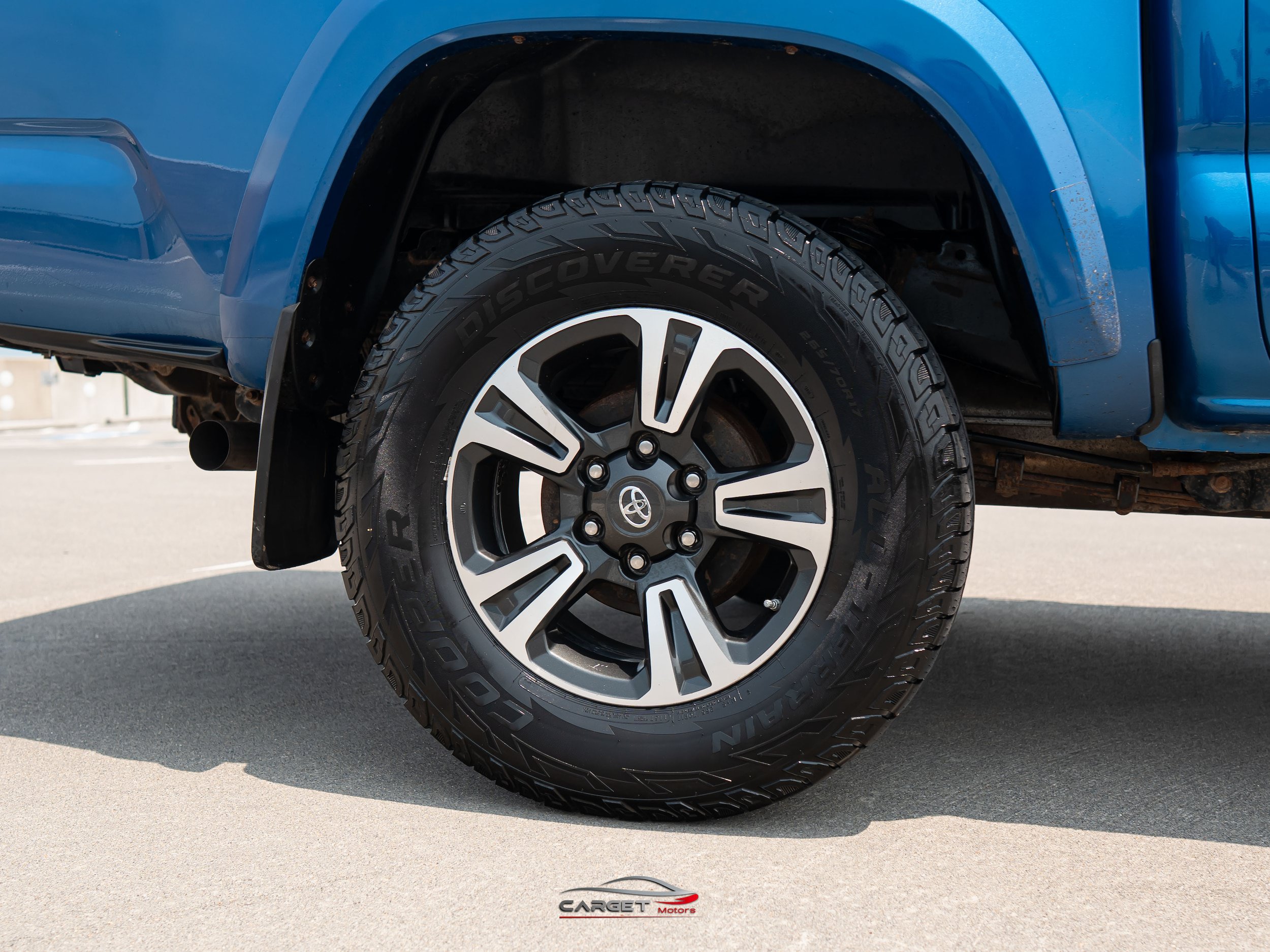Used 2018 Toyota Tacoma TRD Sport AWD/4WD image 11