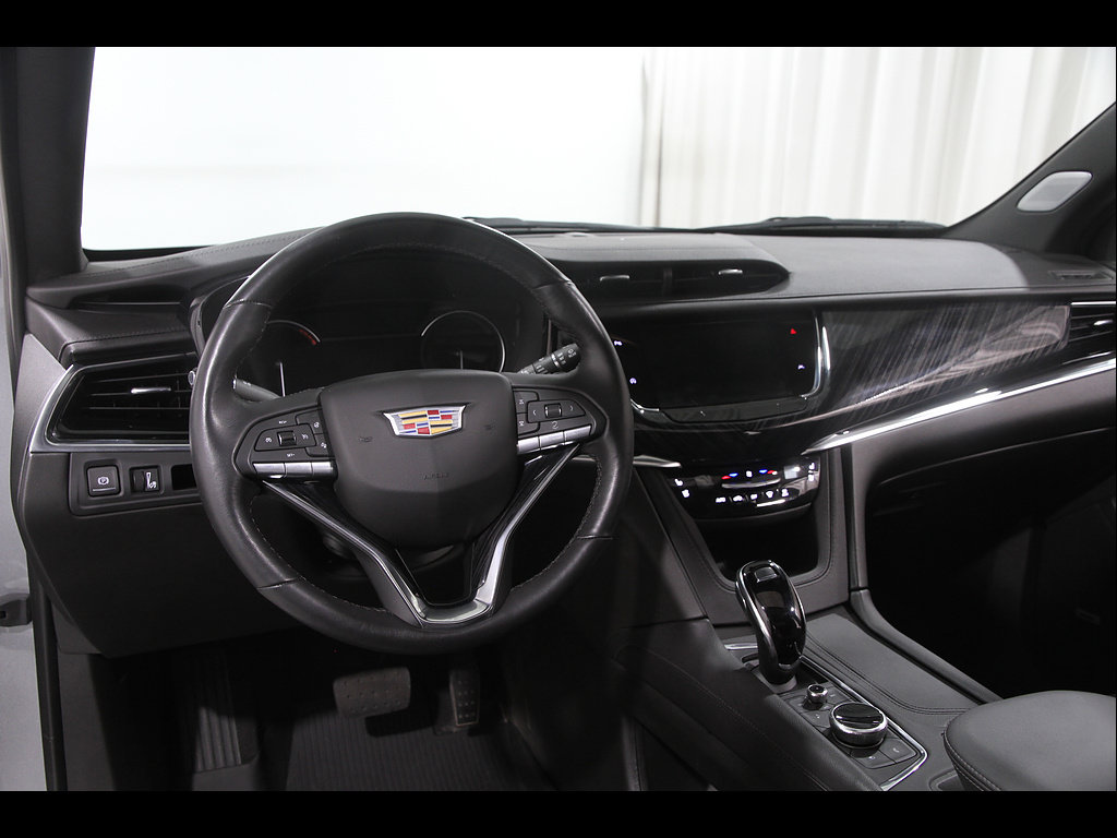 Certified 2025 Cadillac XT6 Premium Luxury w/ LPO, Floor Liner Package AWD/4WD image 6