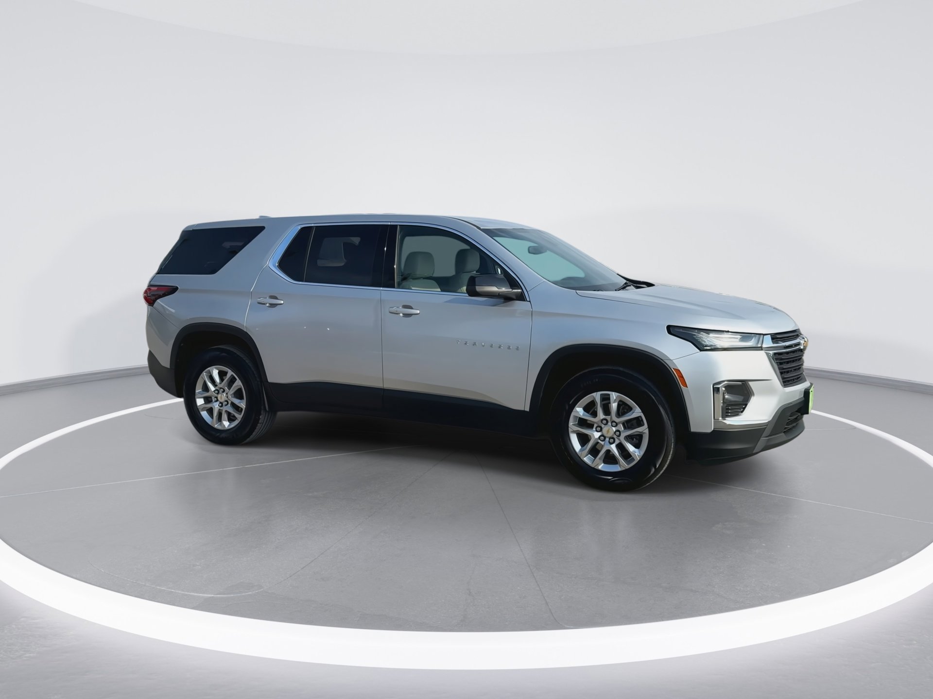 Used 2022 Chevrolet Traverse LS w/ LPO, Cargo Package image 3